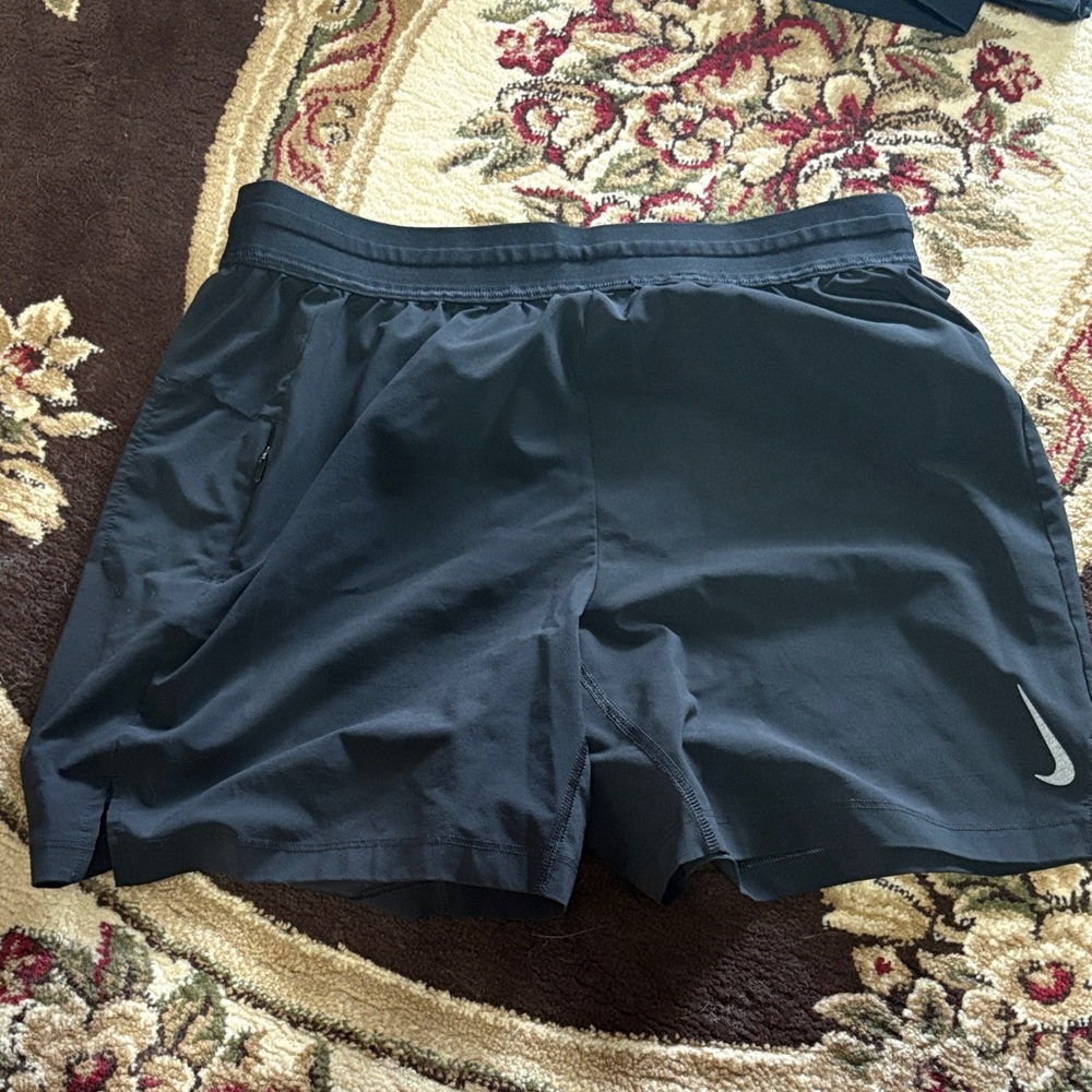 Nike Men's Dark Gray Athletic Shorts